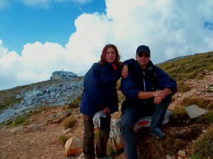 Sonia Palombo e Giancarlo Pavat sull'Alpe di Siusi presso il Rifugio Bolzano a 2.457 metri slm.