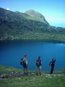 Escursioiniste sui laghi del Lagorai