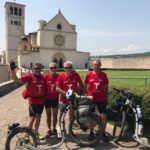 (Photo Gallery) Finalmente ad Assisi! Giunti a destinazione Cesare Pigliacelli e gli amici delle kickbikes di Frosinone.