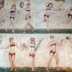 Quando le donne nuotavano… in “armature di stoffa” Tessuti, tagli e libertà: quasi 100 anni del costume da bagno. di Roberto Volterri